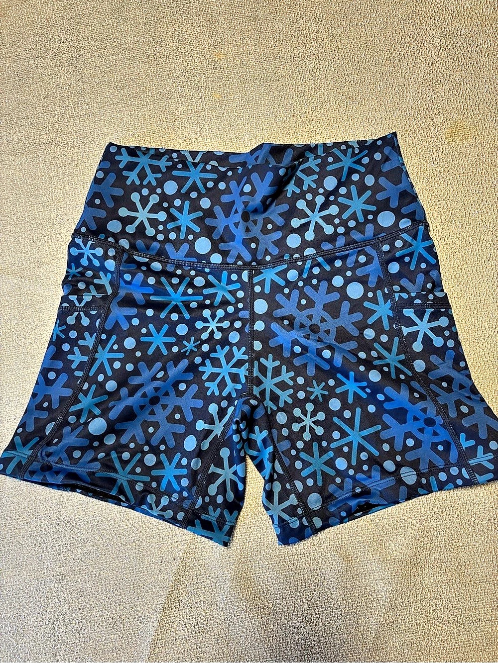 CVG Constantly Varied Gear 5” inseam Snowflake Print Workout Shorts